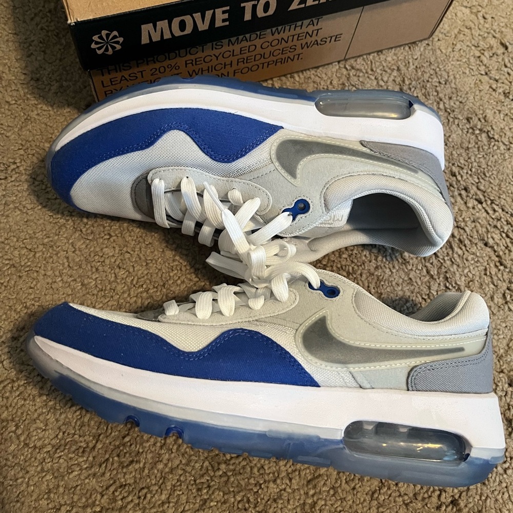 Nike Air Max Motif GS (Size: 7Y US)